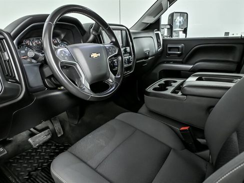 Used 2018 Chevrolet Silverado 2500 LT image 17