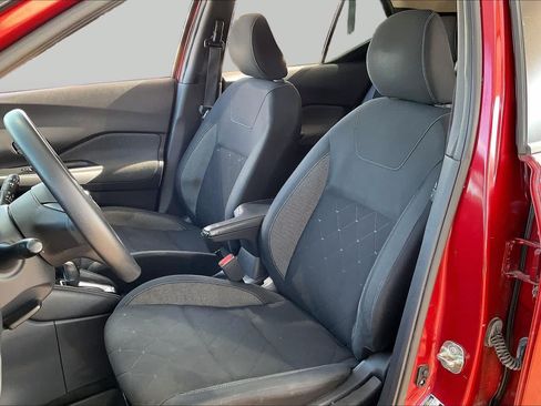 Used 2019 Nissan Kicks SV FWD image 9