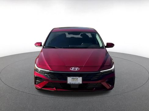 Used 2025 Hyundai Elantra Limited image 10