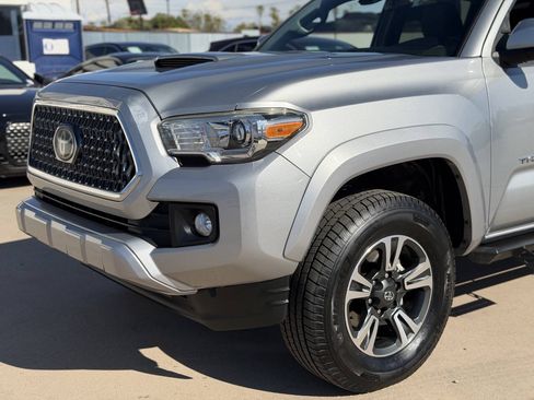 Used 2018 Toyota Tacoma TRD Sport w/ Technology Package RWD image 20
