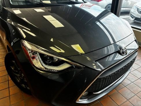 Used 2020 Toyota Yaris XLE FWD image 2