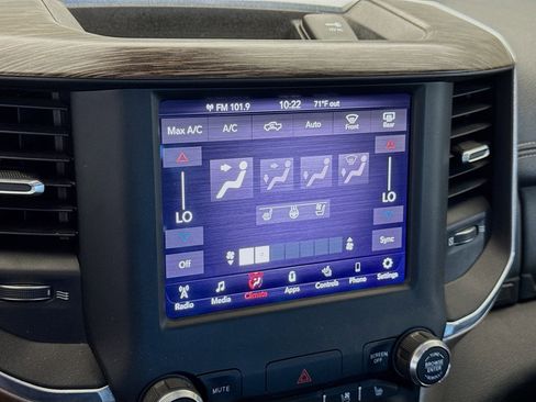 Used 2019 RAM 1500 Laramie w/ Off Road Group image 11