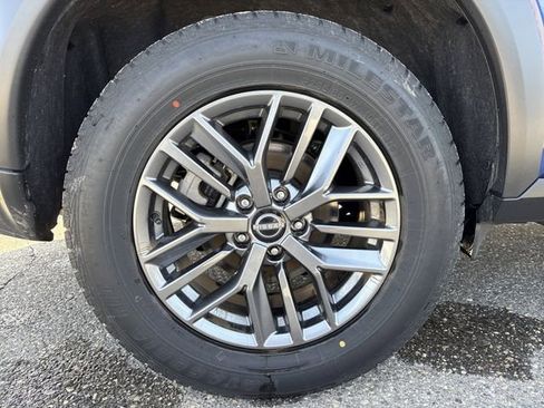 Used 2023 Nissan Rogue S image 51