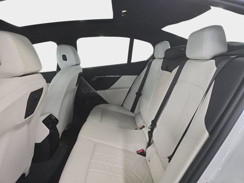 New 2027 BMW 550e xDrive AWD/4WD image 17
