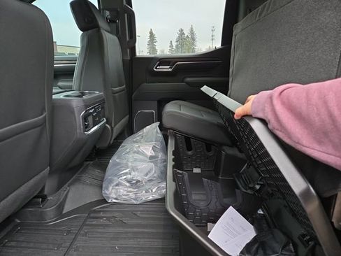 New 2026 GMC Sierra 1500 SLT w/ SLT Premium Plus Package image 32