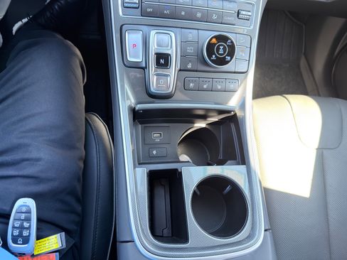 Used 2023 Hyundai Santa Fe Limited image 32