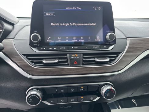 Used 2024 Nissan Altima 2.5 SV image 19