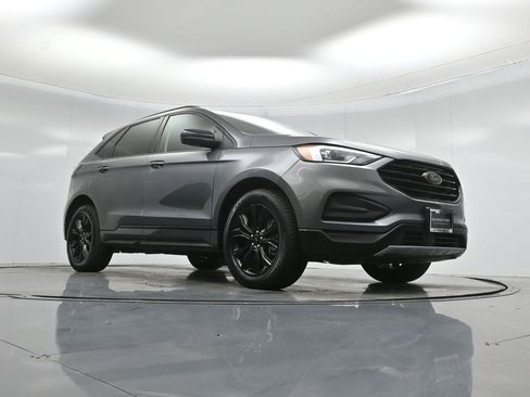 Certified 2022 Ford Edge SE w/ Black Appearance Package image 47
