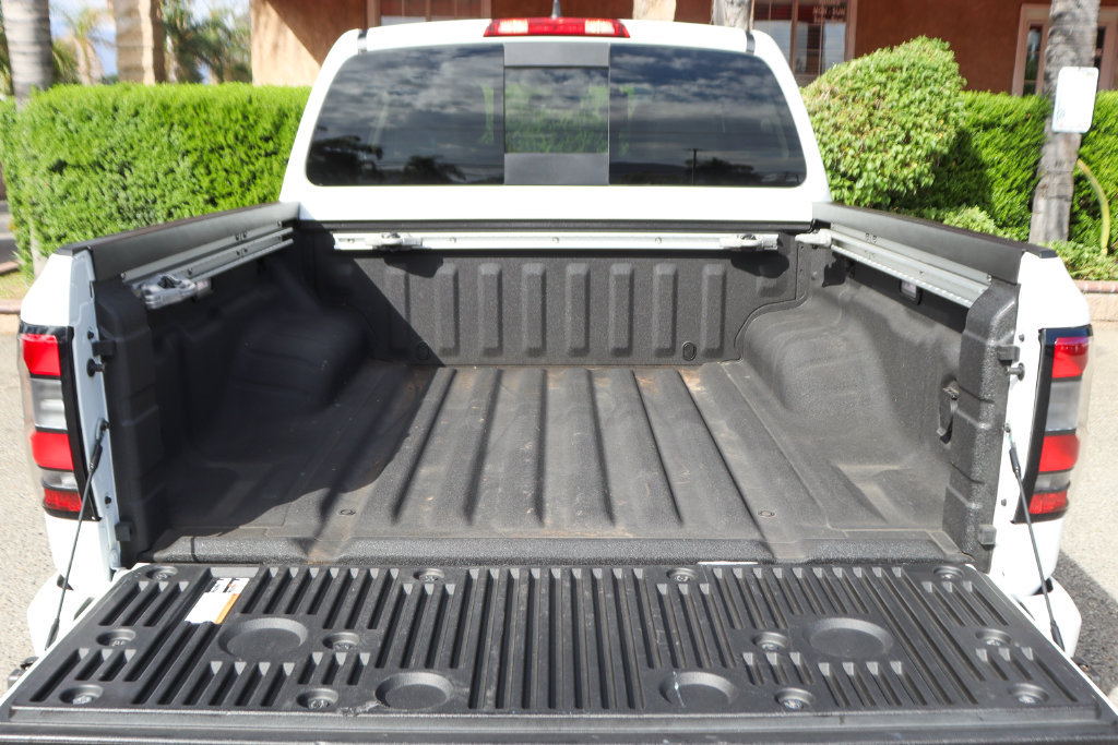 Used 2024 Nissan Frontier SV w/ SV Convenience Package RWD image 8