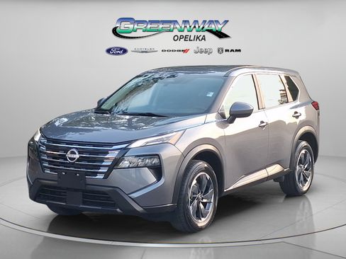 Used 2024 Nissan Rogue SV AWD/4WD image 3