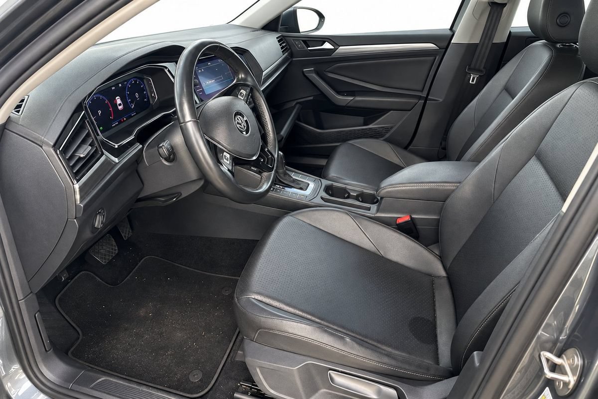Used 2019 Volkswagen Jetta SEL FWD image 4