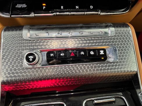 Certified 2025 Lincoln Aviator Black Label w/ Jet Appearance Package image 40