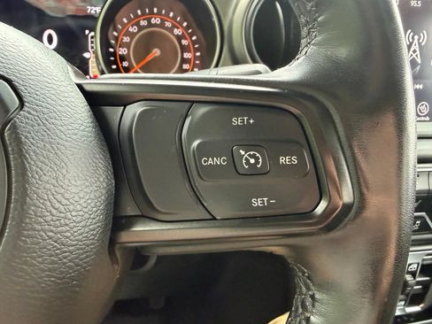 Used 2022 Jeep Gladiator Sport AWD/4WD image 15
