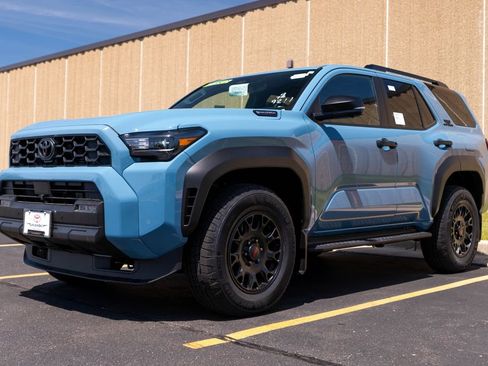 New 2026 Toyota 4Runner TRD Off-Road Premium AWD/4WD image 4
