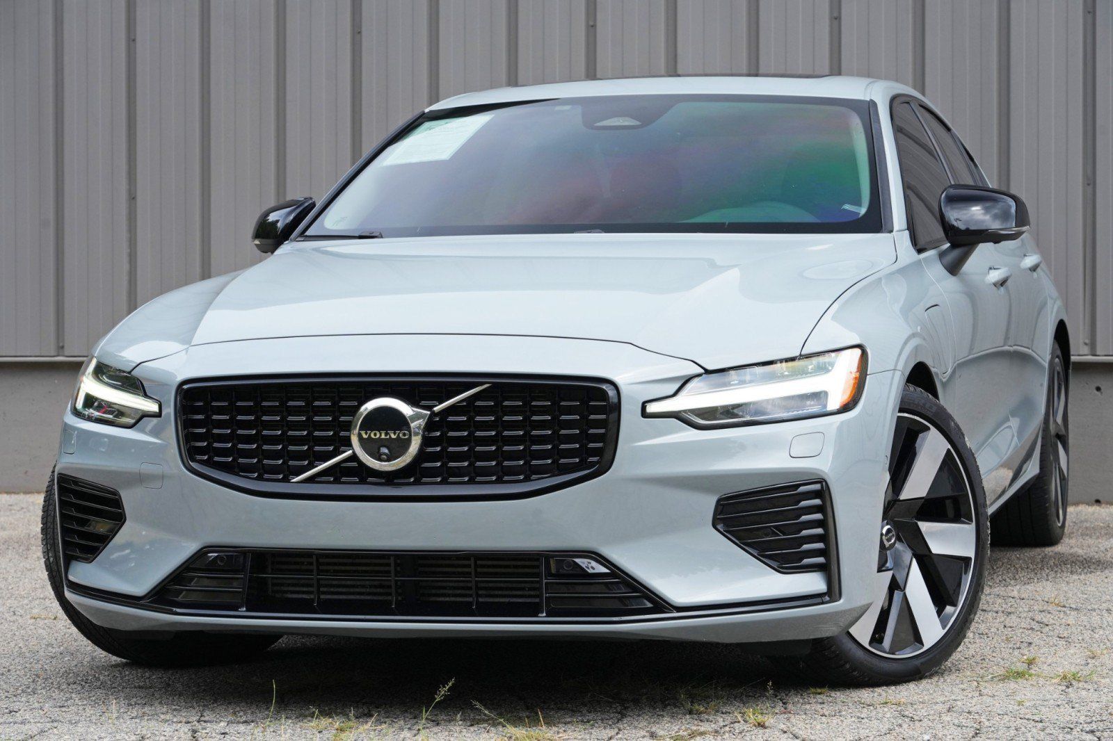Used 2024 Volvo S60 T8 Plus w/ Climate Package AWD/4WD image 3