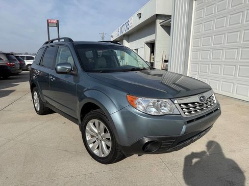 Used 2013 Subaru Forester 2.5X Premium w/ Popular Pkg 3 image 2