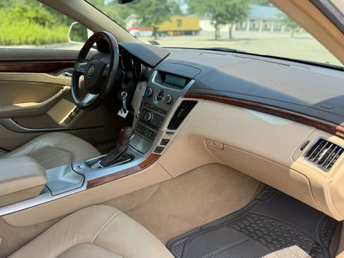 Used 2011 Cadillac CTS Luxury RWD image 18