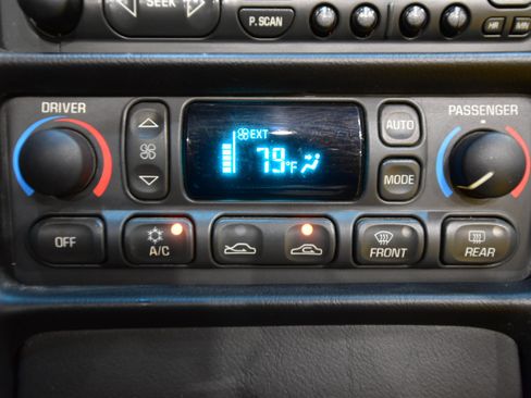 Used 1998 Chevrolet Corvette Convertible w/ Memory Pkg image 38