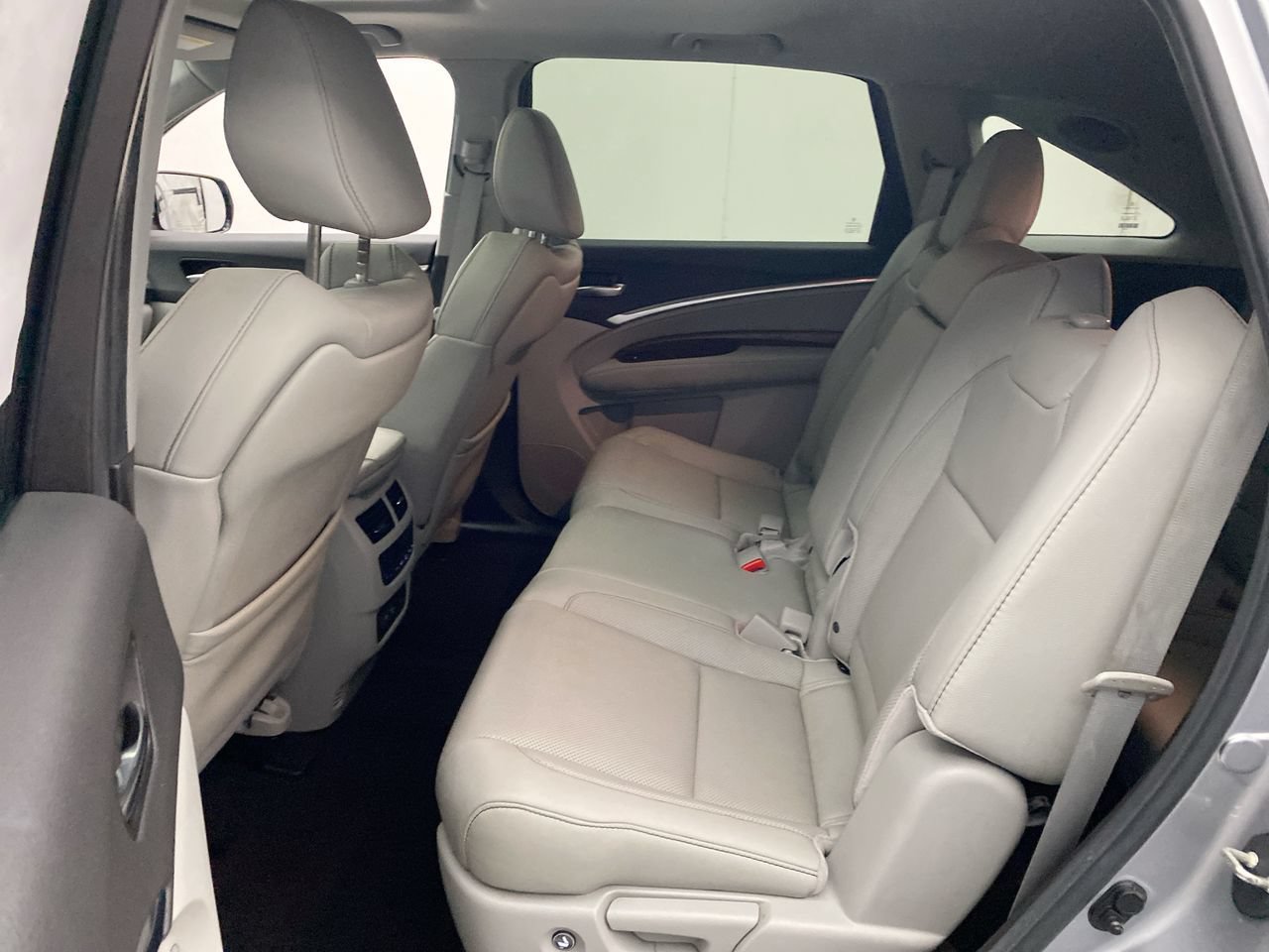 Used 2020 Acura MDX w/ Technology Package AWD/4WD image 24