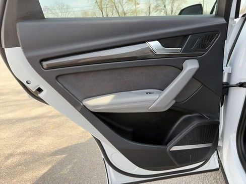 Used 2025 Audi SQ5 Premium Plus w/ Premium Plus Package image 13