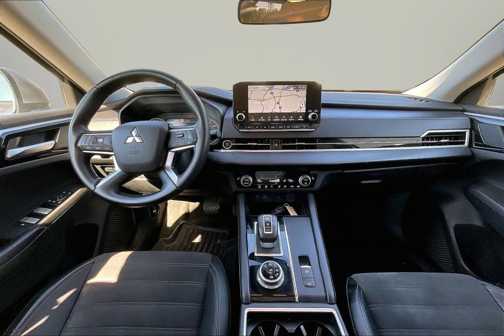 Used 2024 Mitsubishi Outlander SE AWD/4WD image 7