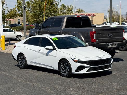 Used 2025 Hyundai Elantra Limited FWD image 4