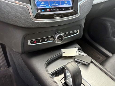 Used 2023 Volvo XC90 B5 Core w/ Protection Package Premier image 23