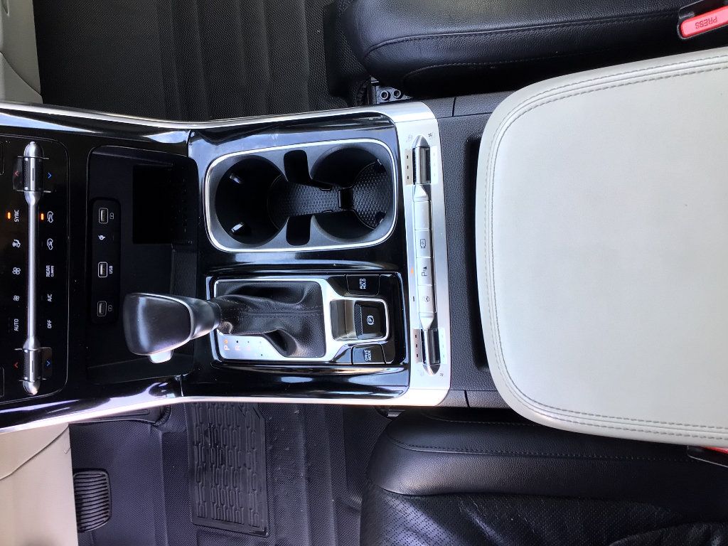 Used 2024 Kia Carnival SX Prestige FWD image 15