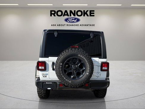 Used 2023 Jeep Wrangler Unlimited w/ Cold Weather Group AWD/4WD image 6