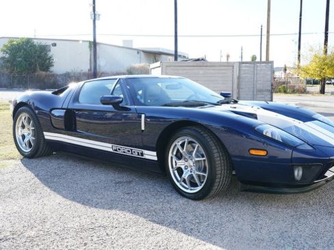 Used 2005 Ford GT image 11