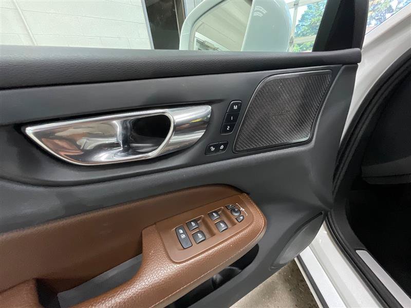 Used 2021 Volvo S60 T8 Inscription AWD/4WD image 21