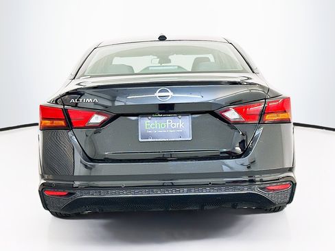 Used 2025 Nissan Altima 2.5 SV image 7