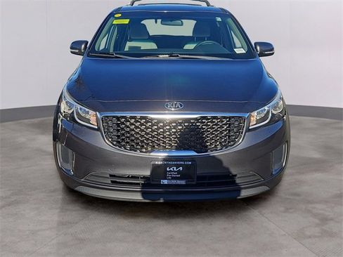 Used 2016 Kia Sedona LX w/ LX Convenience Package image 2