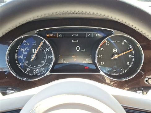 Used 2014 Bentley Mulsanne image 23