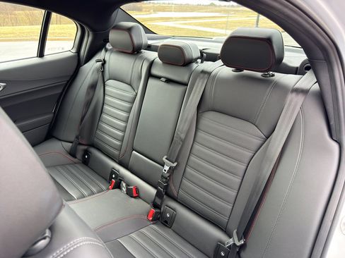 Used 2024 Alfa Romeo Giulia AWD image 42