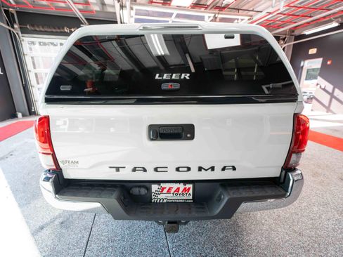 Used 2019 Toyota Tacoma TRD Off-Road image 3
