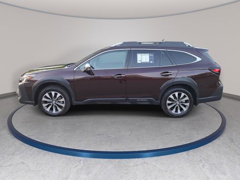 Used 2025 Subaru Outback Touring AWD/4WD image 8