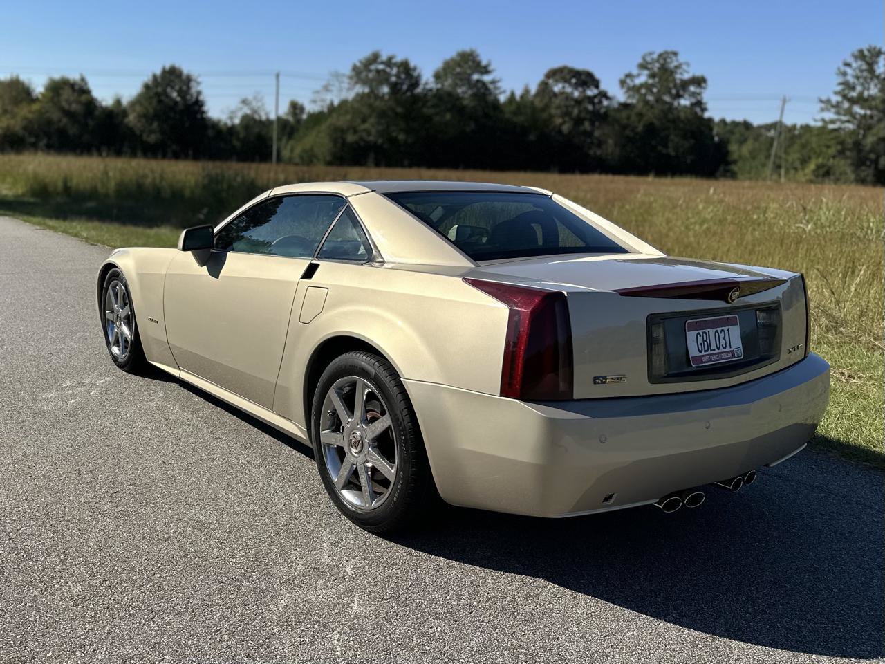 Used 2006 Cadillac XLR RWD image 14