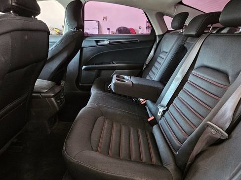 Used 2016 Ford Fusion SE FWD image 16