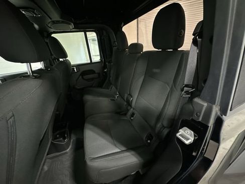 Used 2023 Jeep Gladiator Sport AWD/4WD image 20