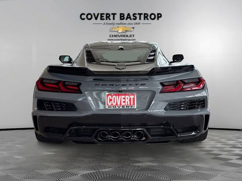 Used 2024 Chevrolet Corvette Z06 RWD image 8