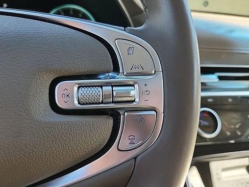 Used 2024 Genesis GV80 2.5T w/ Prestige Package image 10