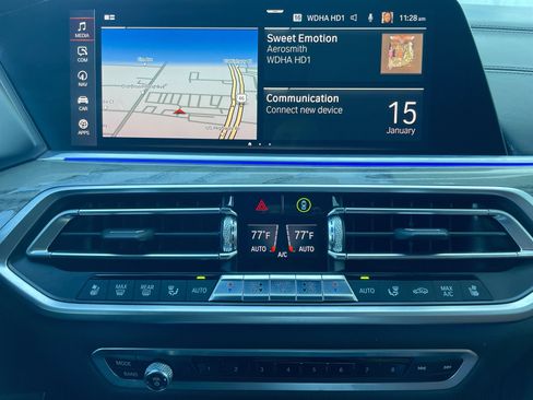 Used 2019 BMW X7 xDrive50i w/ Dynamic Handling Package image 19