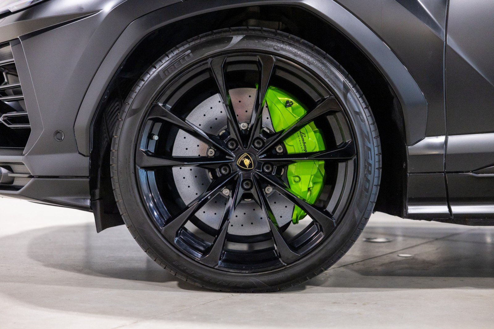 Used 2022 Lamborghini Urus AWD/4WD image 18