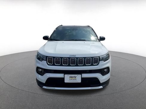 Used 2025 Jeep Compass Limited image 4