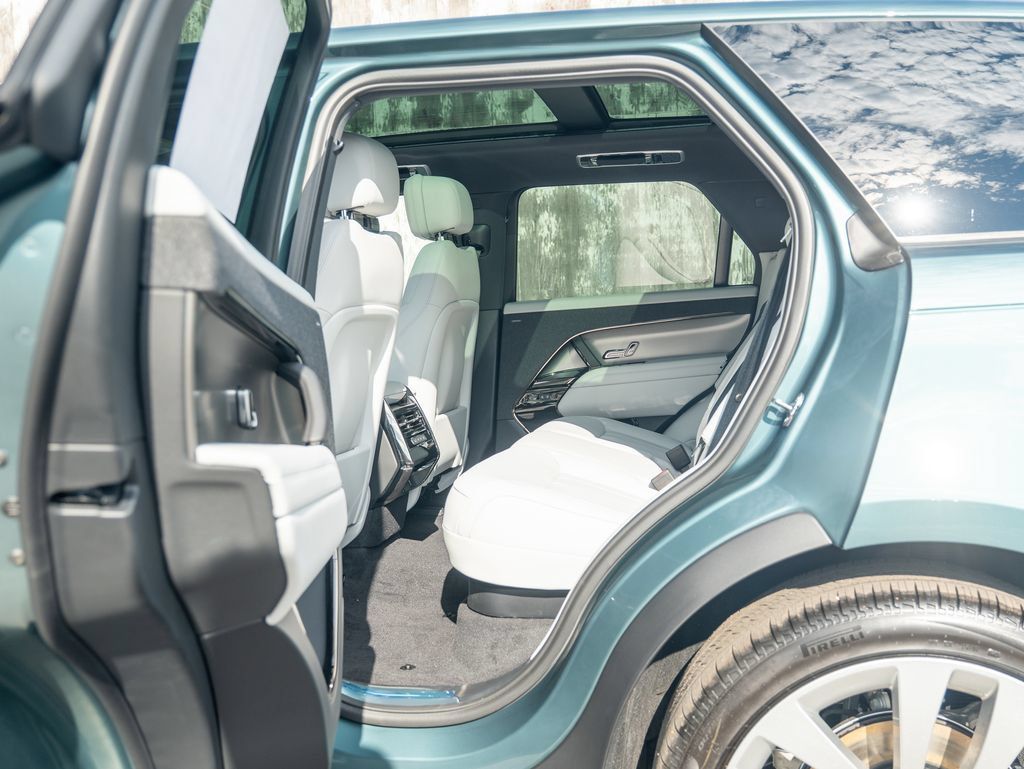 New 2027 Land Rover Range Rover Sport SE AWD/4WD image 21