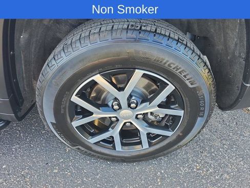 Used 2025 Jeep Grand Cherokee L Limited image 11