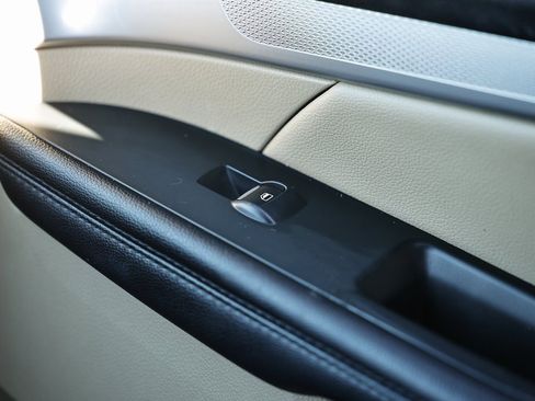 Used 2017 Ford Explorer XLT w/ Equipment Group 202A image 47