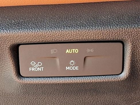 Certified 2025 Volkswagen Tiguan SEL R-Line AWD/4WD image 26