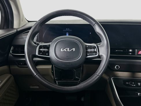 Used 2026 Kia Carnival FWD image 18